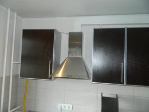Установка вытяжки на кухне в Сосновоборске