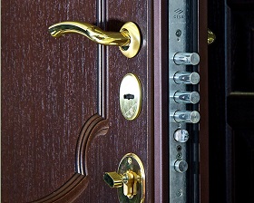 Замена замка на металлической двери Legran в Сосновоборске